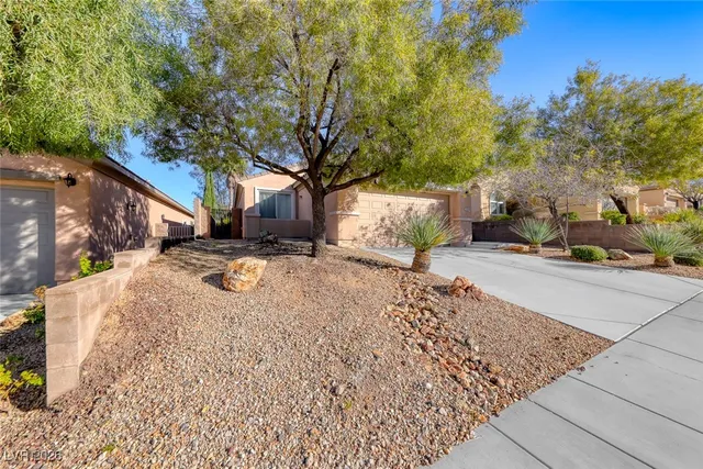$2,400 | 2620 Lochleven Way, Henderson, NV 89044