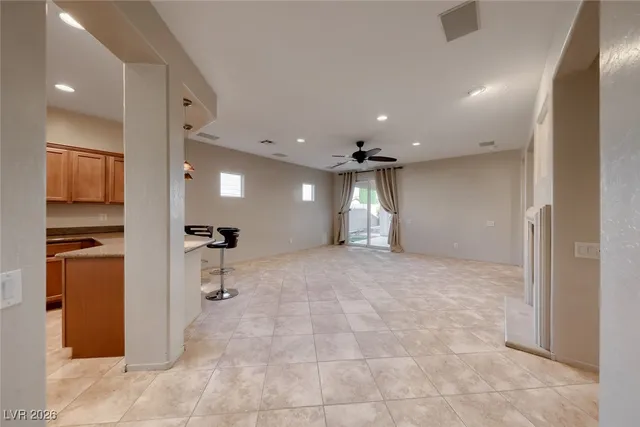 $2,400 | 2620 Lochleven Way, Henderson, NV 89044