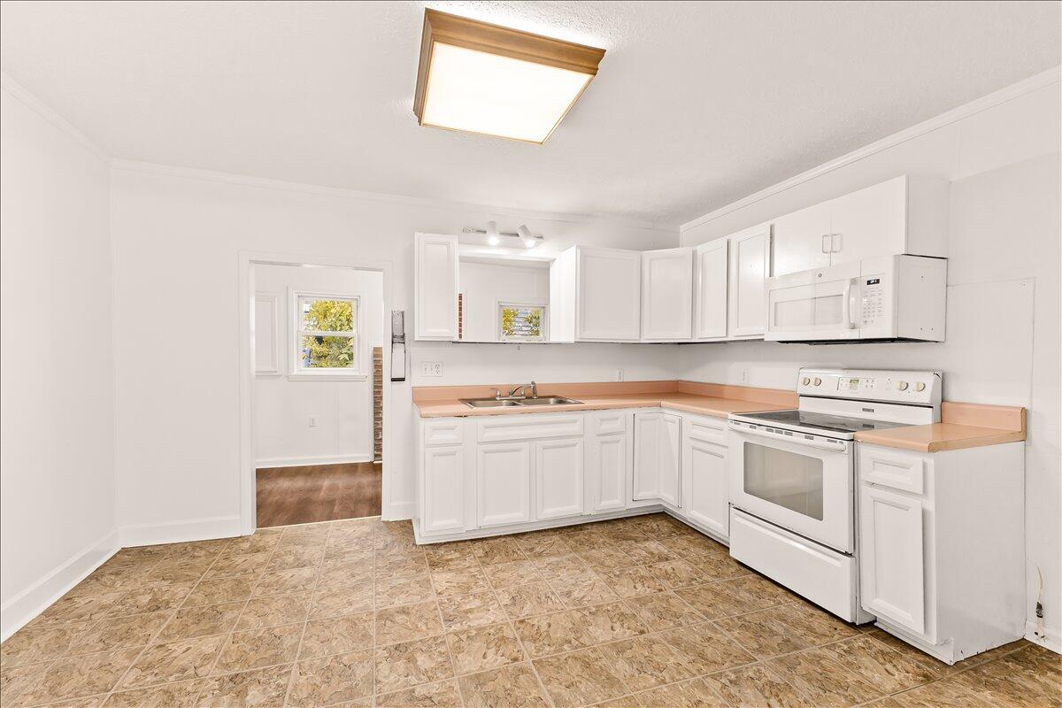 95 Spring Street Rocky Mount, VA 24151 - Photo 6 of 31 23-95 Spring St-23