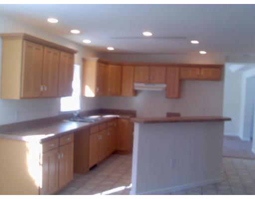 38 Rydberg Terrace Auburn, MA 01607 - Photo 5 of 11 Gallery Image 5
