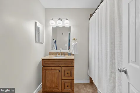 $650,000 | 5769 Heritage Hill Drive, Alexandria, VA 22310