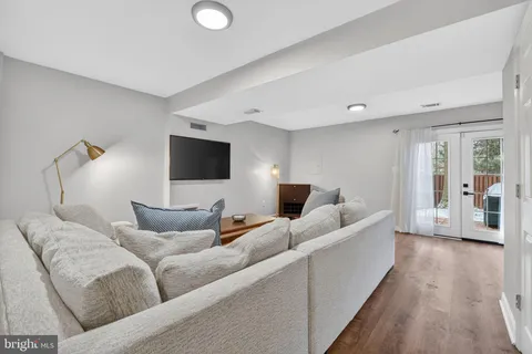 $650,000 | 5769 Heritage Hill Drive, Alexandria, VA 22310