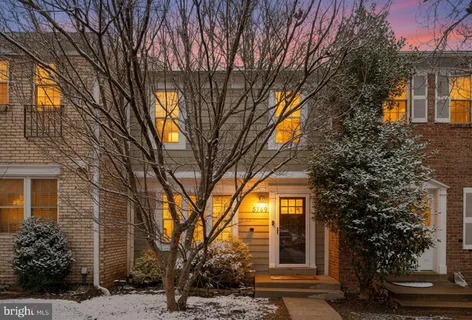 $650,000 | 5769 Heritage Hill Drive, Alexandria, VA 22310