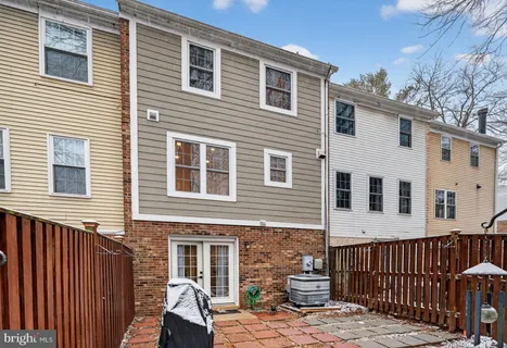 $650,000 | 5769 Heritage Hill Drive, Alexandria, VA 22310