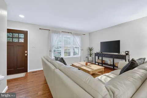 $650,000 | 5769 Heritage Hill Drive, Alexandria, VA 22310