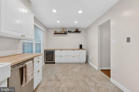 $650,000 | 5769 Heritage Hill Drive, Alexandria, VA 22310