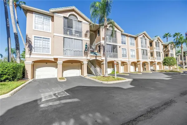 $284,900 | 4206 Bay Club Circle, Unit 4206, Tampa, FL 33607