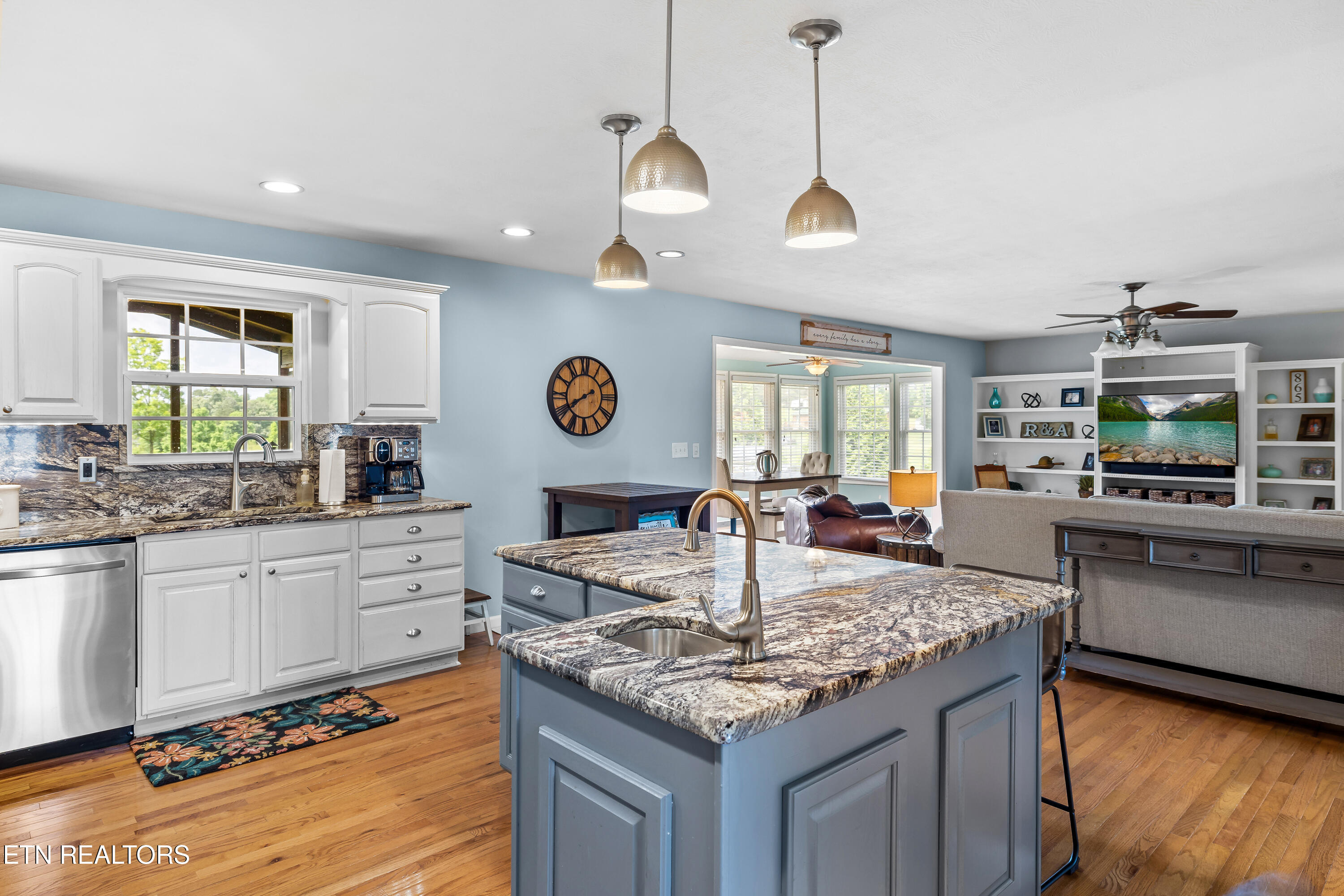 2837 Rhett Butler Drive Louisville, TN 37777 - Photo 18 of 47 2837RhettButlerDr-52