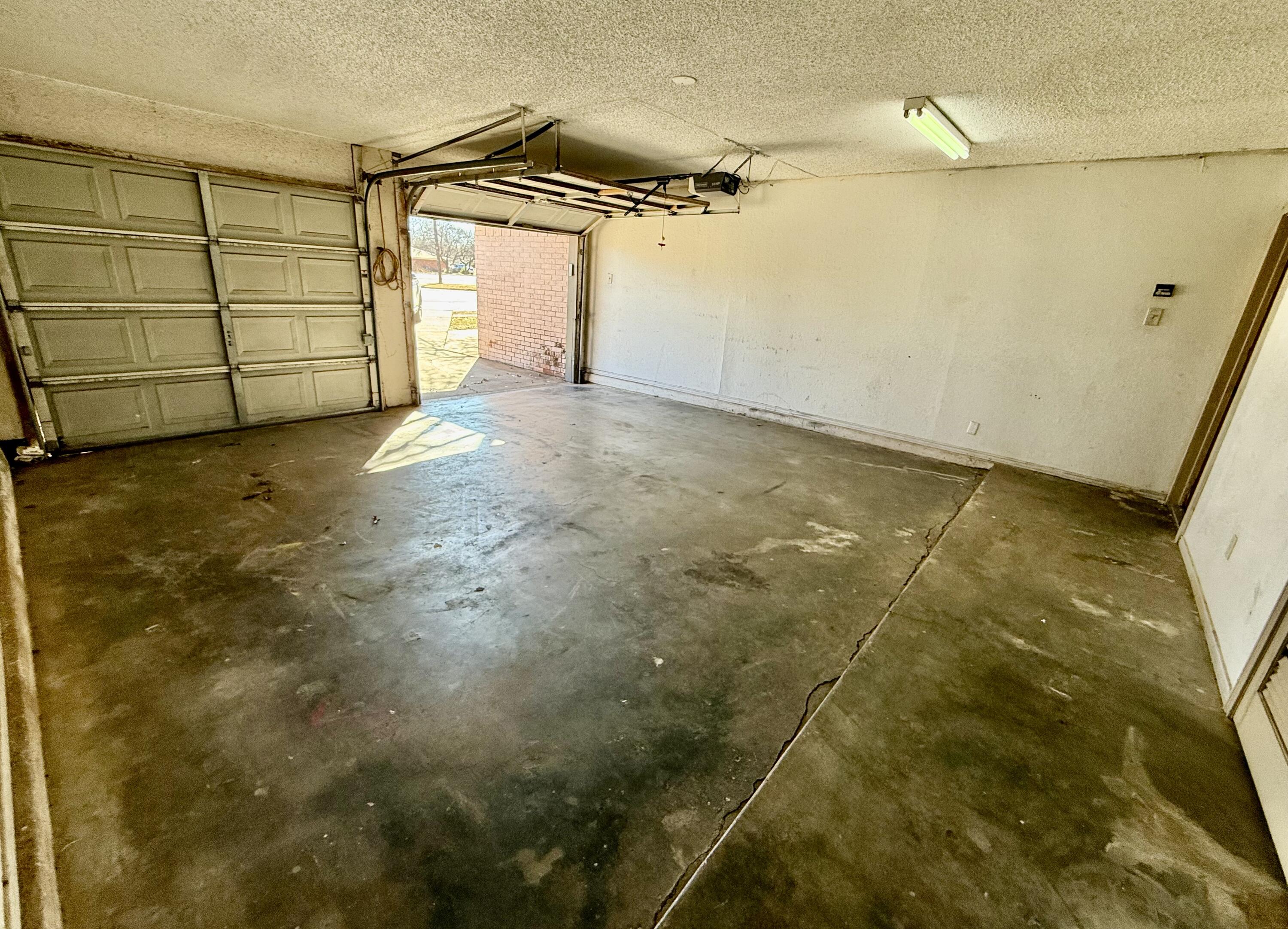 6304 Quaker Avenue Lubbock, TX 79413 - Photo 20 of 20 a view of a garage