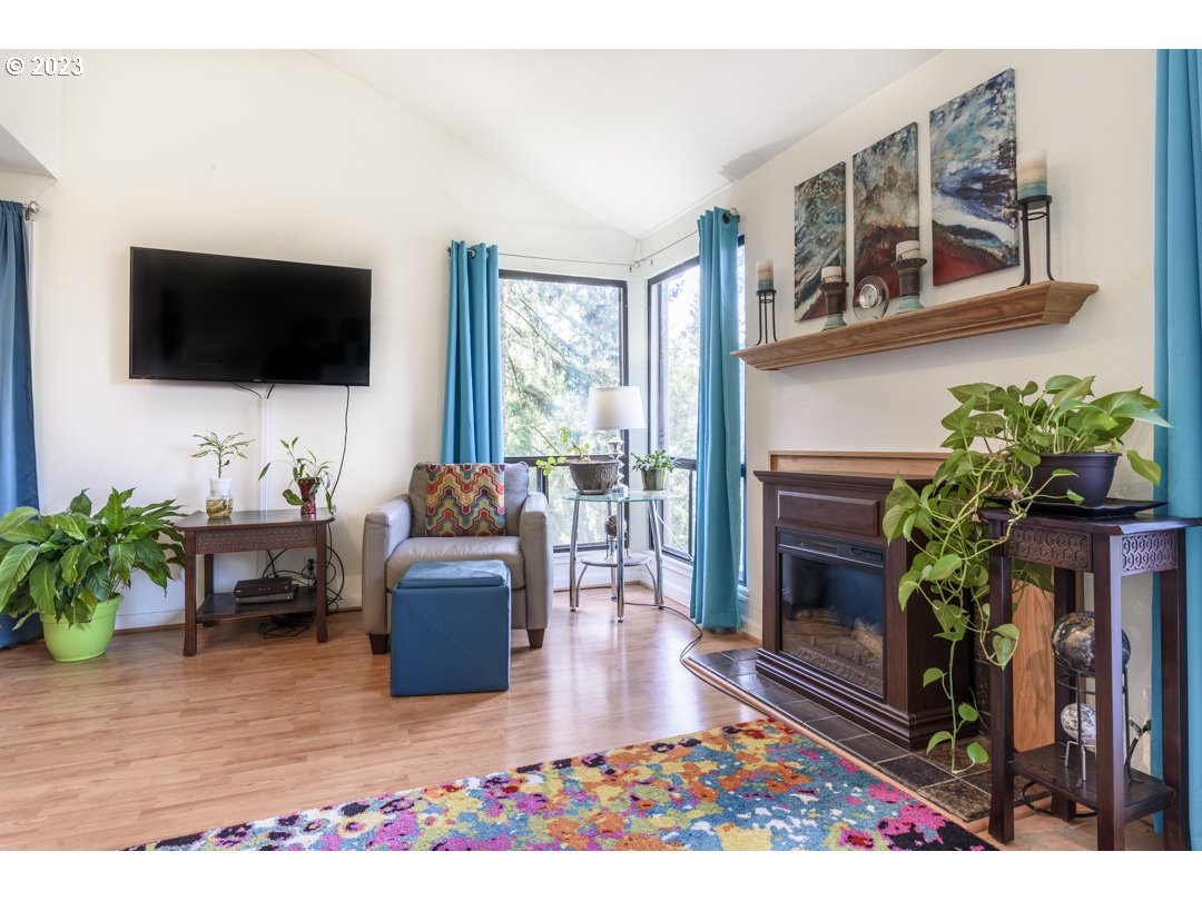 109 Treehill Loop Eugene, OR 97405 - Photo 16 of 32 Gallery Image 16