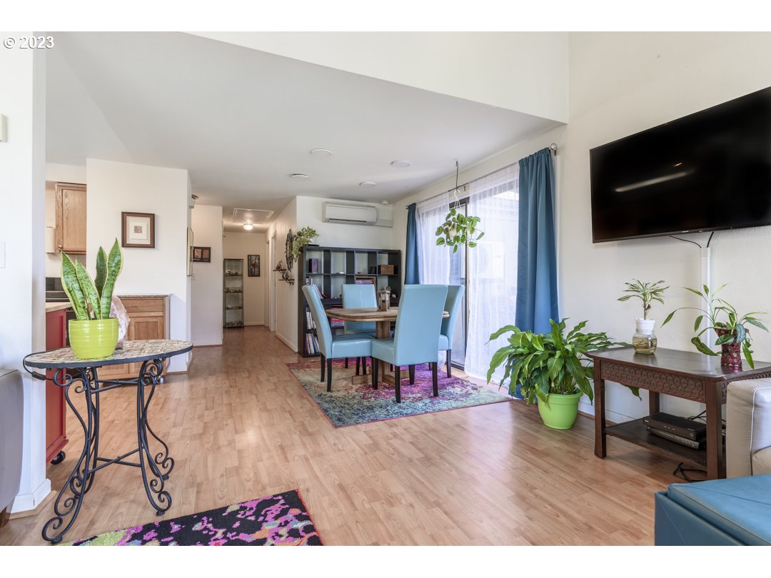109 Treehill Loop Eugene, OR 97405 - Photo 18 of 32 Gallery Image 18