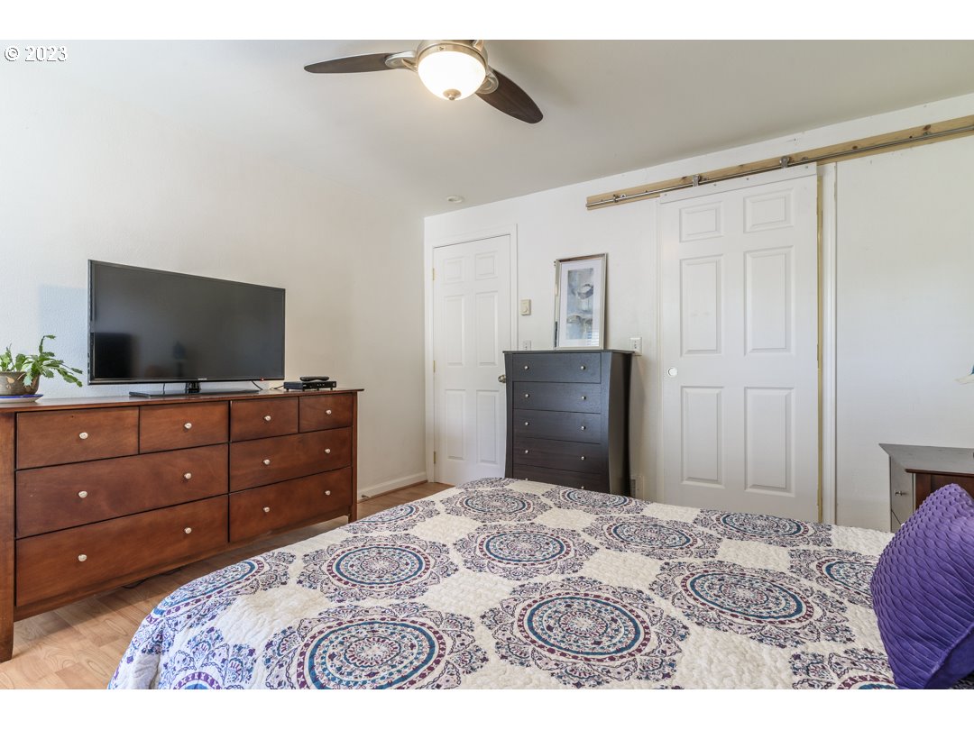 109 Treehill Loop Eugene, OR 97405 - Photo 26 of 32 Gallery Image 26