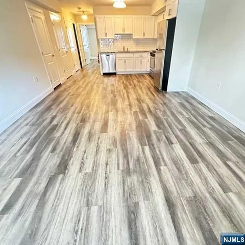 $2,350 | 290 3rd Street, Unit D1, Hackensack, NJ 07601