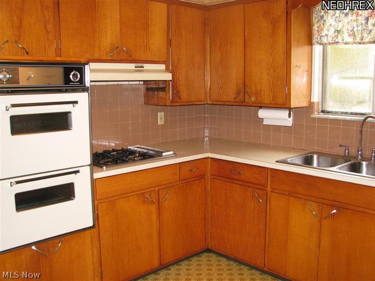 3235 Oser Road Norton, OH 44203 - Photo 4 of 10 Gallery Image 4
