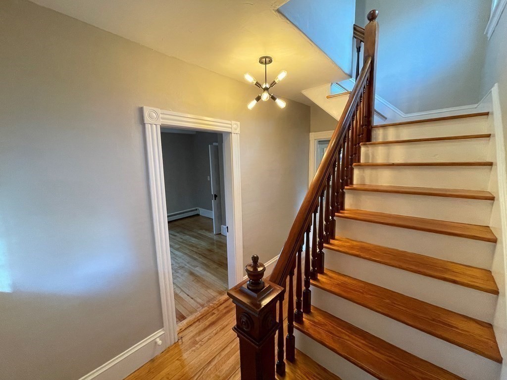 9 Fairfield Street Worcester, MA 01602 - Photo 8 of 39
