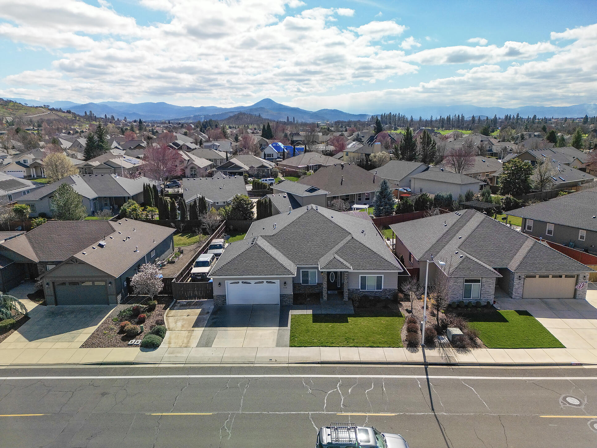 936 Arrowhead Trail Eagle Point, OR 97524 - Photo 24 of 27
