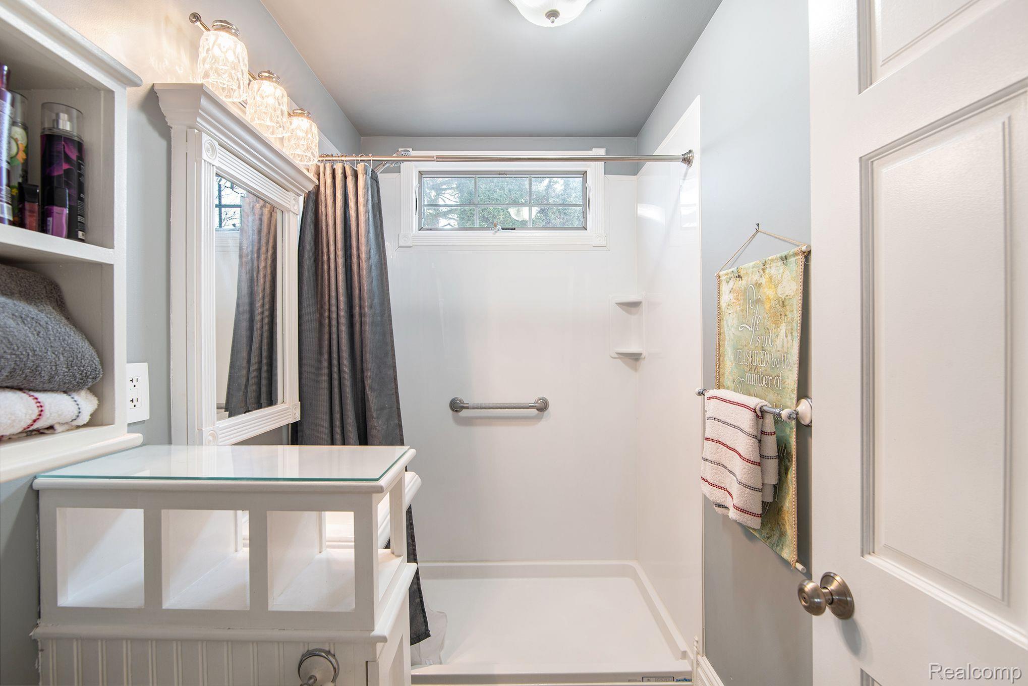 4236 Crosby Road Flint, MI 48506 - Photo 12 of 19 Gallery Image 12
