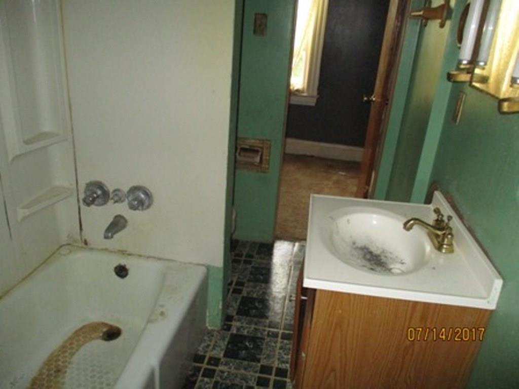 2214 Spring Street Pittsburgh, PA 15210 - Photo 16 of 20