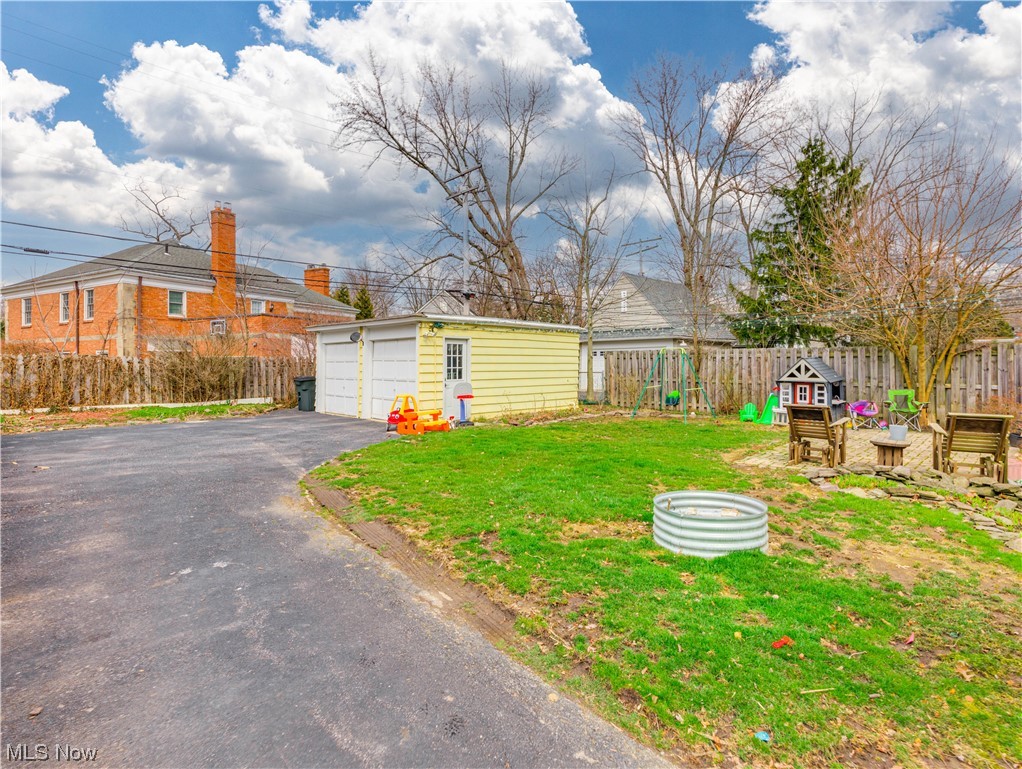 17321 Fernway Road Cleveland, OH 44120 - Photo 4 of 23 Gallery Image 4
