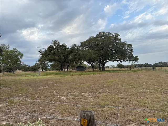 $295,000 | 254 County Road 444, Yoakum, TX 77995