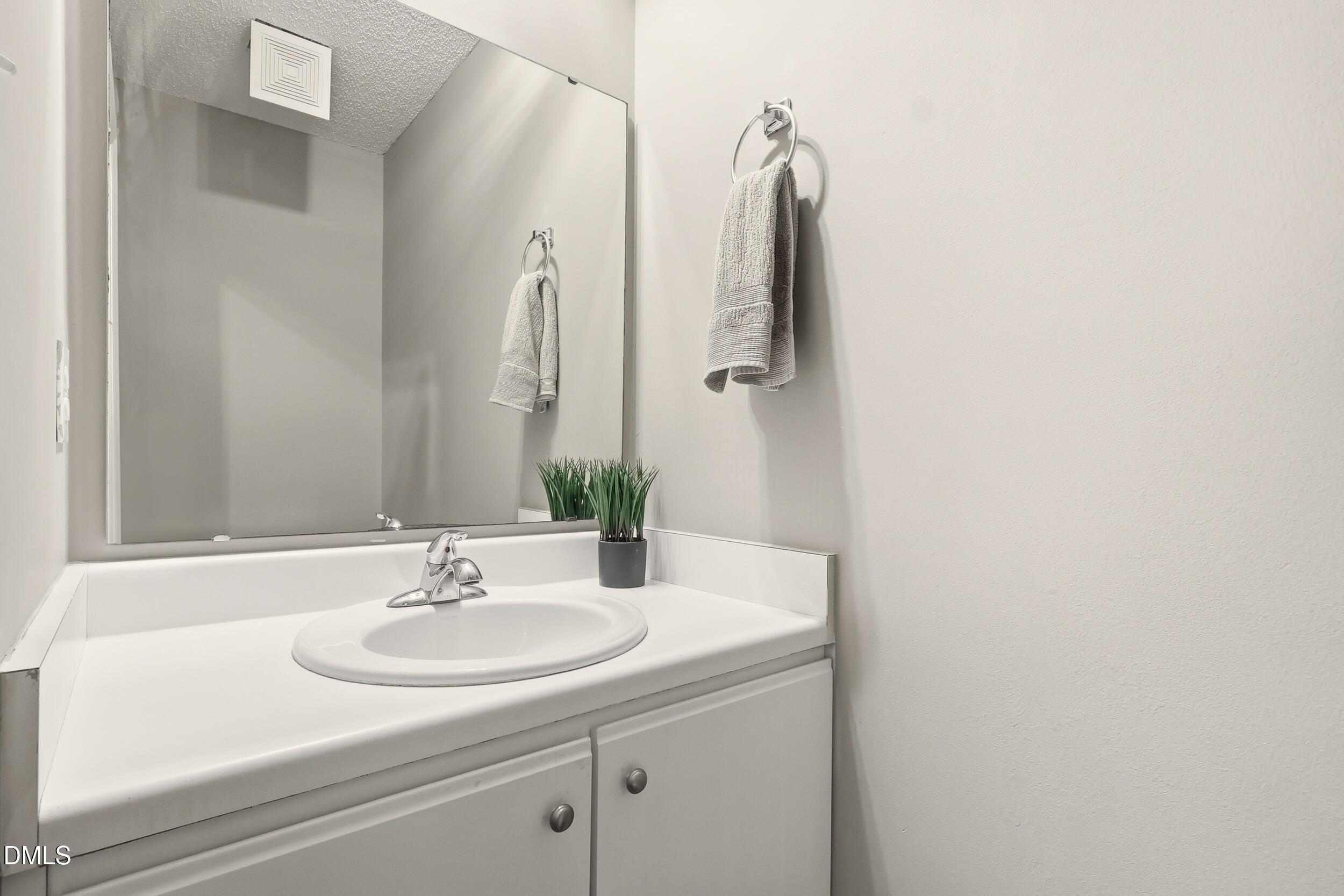 1 Grove Park Road Durham, NC 27705 - Photo 11 of 31 photo_023