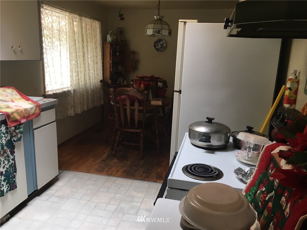 20214 Southeast 152nd Street Renton, WA 98059 - Photo 7 of 25