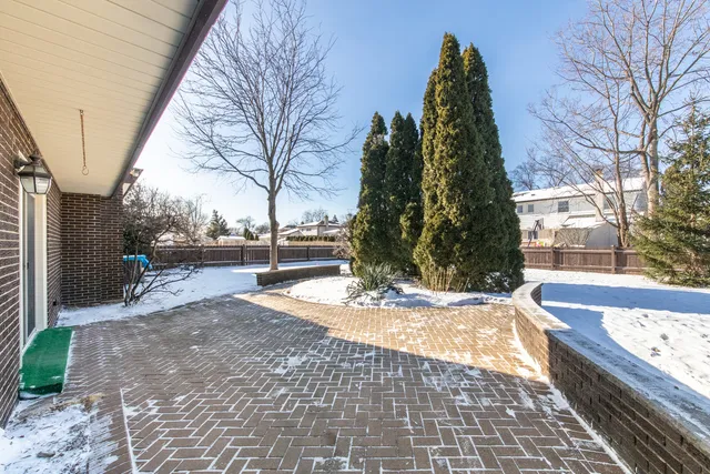 $795,000 | 8332 North Knight Avenue, Niles, IL 60714