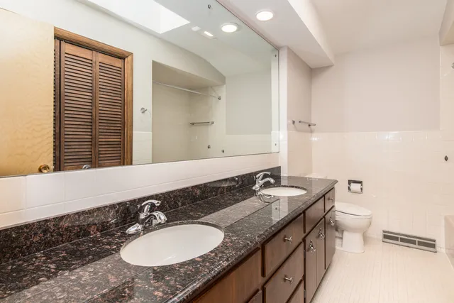 $795,000 | 8332 North Knight Avenue, Niles, IL 60714