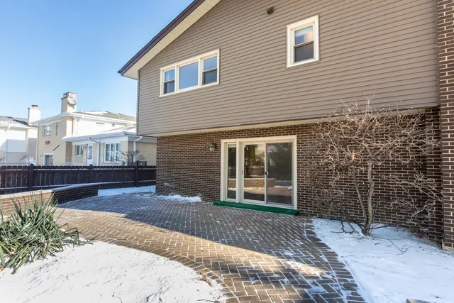 $795,000 | 8332 North Knight Avenue, Niles, IL 60714