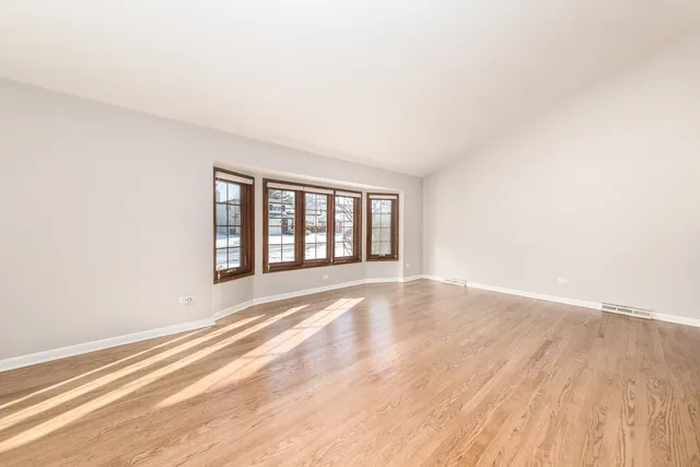 $795,000 | 8332 North Knight Avenue, Niles, IL 60714