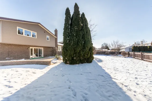 $795,000 | 8332 North Knight Avenue, Niles, IL 60714