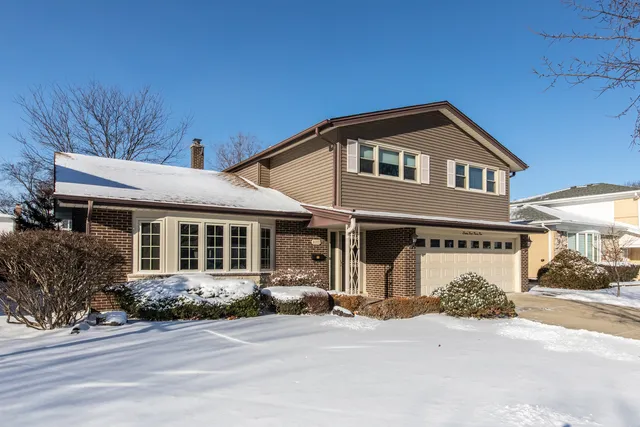 $795,000 | 8332 North Knight Avenue, Niles, IL 60714