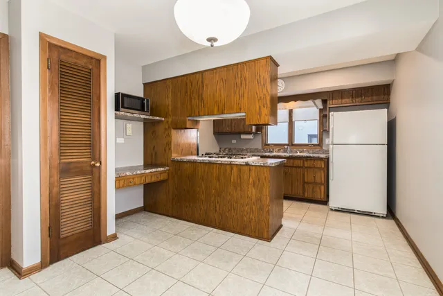 $795,000 | 8332 North Knight Avenue, Niles, IL 60714