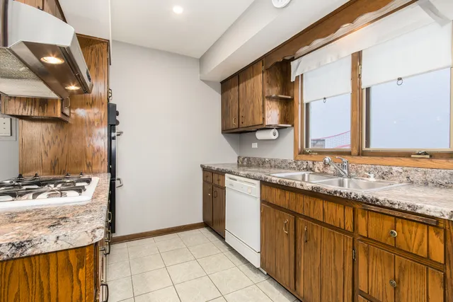 $795,000 | 8332 North Knight Avenue, Niles, IL 60714