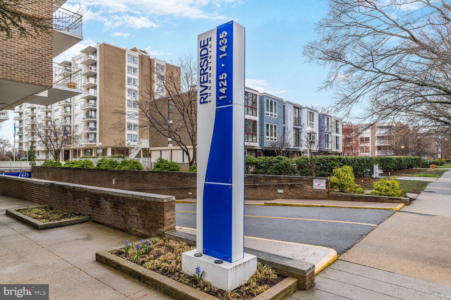 1425 4th Street Southwest, Unit M8 Washington, DC 20024 - Photo 2 of 33 Sinage