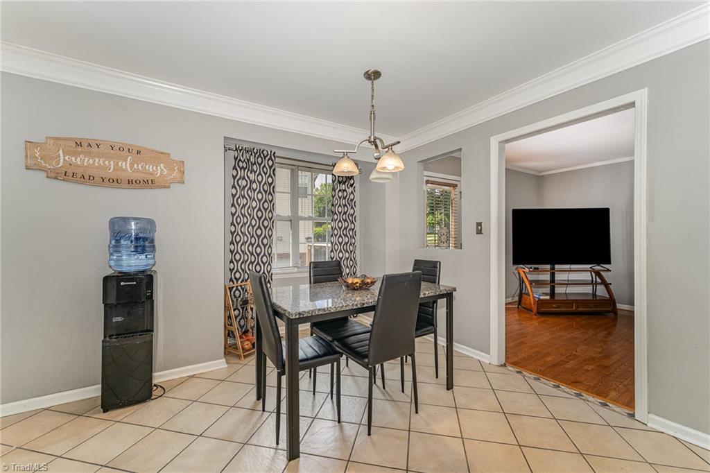 1768 Harper Spring Drive Clemmons, NC 27012 - Photo 13 of 38 Breakfast room