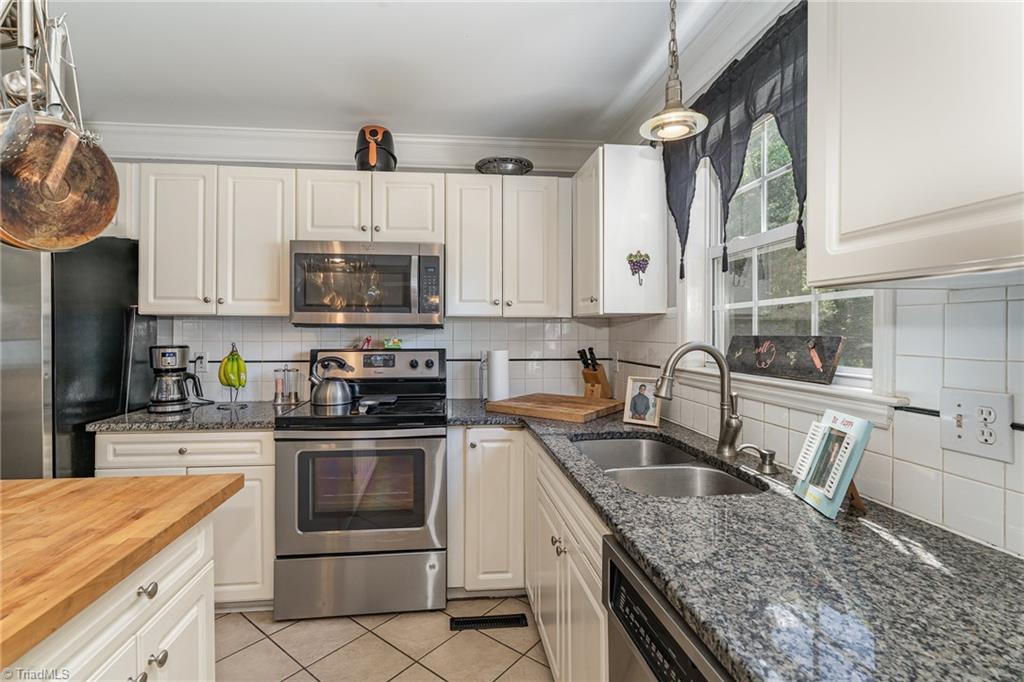 1768 Harper Spring Drive Clemmons, NC 27012 - Photo 16 of 38 Granite counter tops