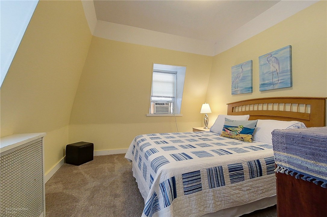 36 Dixon Street Newport, RI 02840 - Photo 12 of 24