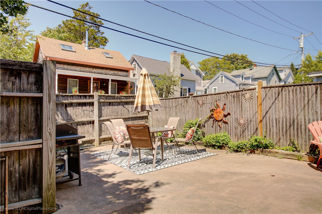 36 Dixon Street Newport, RI 02840 - Photo 22 of 24