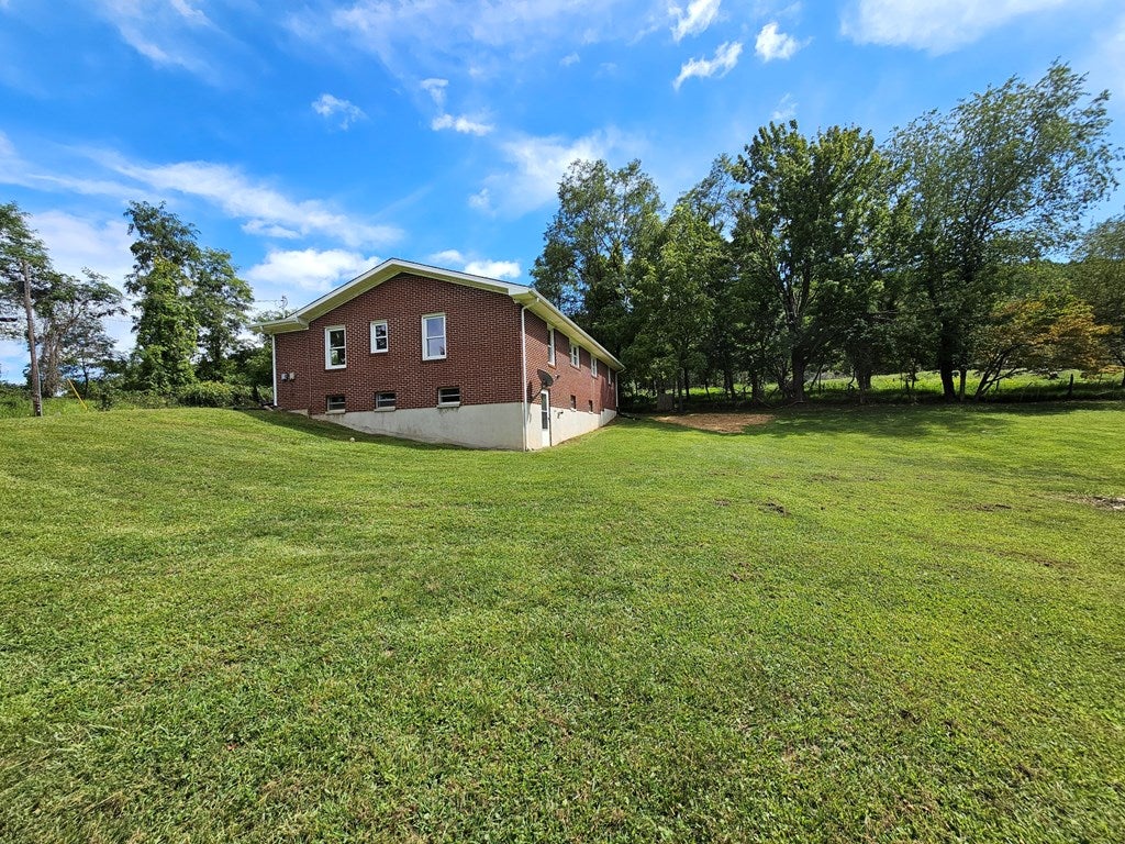 226 Petty Road Galax, VA 24333 - Photo 23 of 24 Gallery Image 23