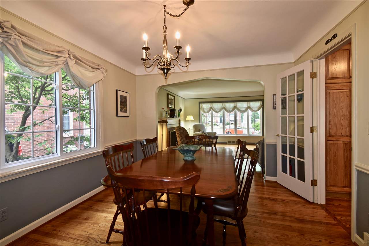 1805 Broadstone Road Grosse Pointe, MI 48236 - Photo 11 of 34 50017004-10.JPG