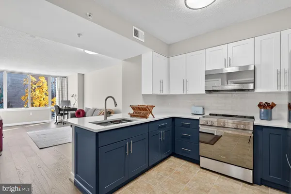 $499,000 | 555 Massachusetts Avenue Northwest, Unit 406, Washington, DC 20001