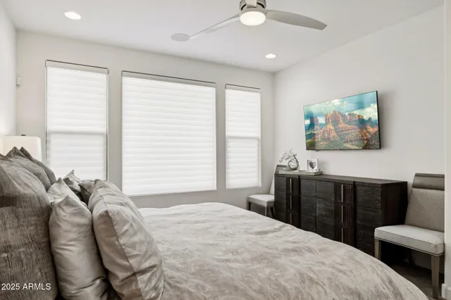 a view of kitchen with washer and dryer