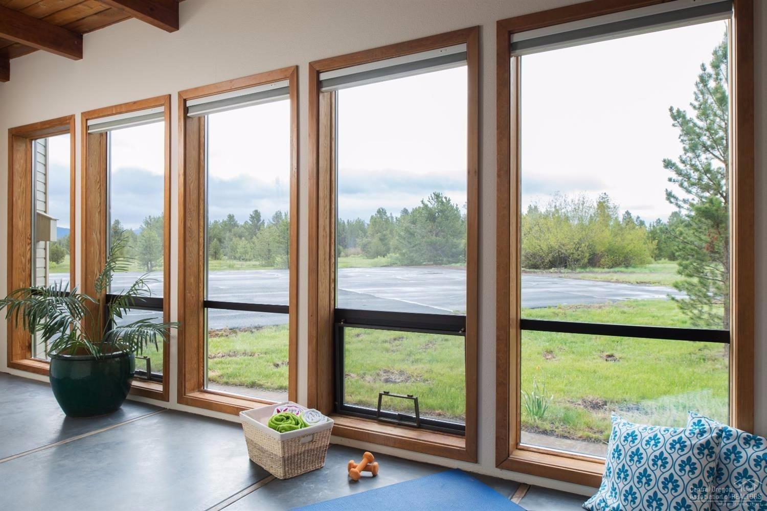 56872 River Road Sunriver, OR 97707 - Photo 18 of 21 With concrete flooring, this flex space