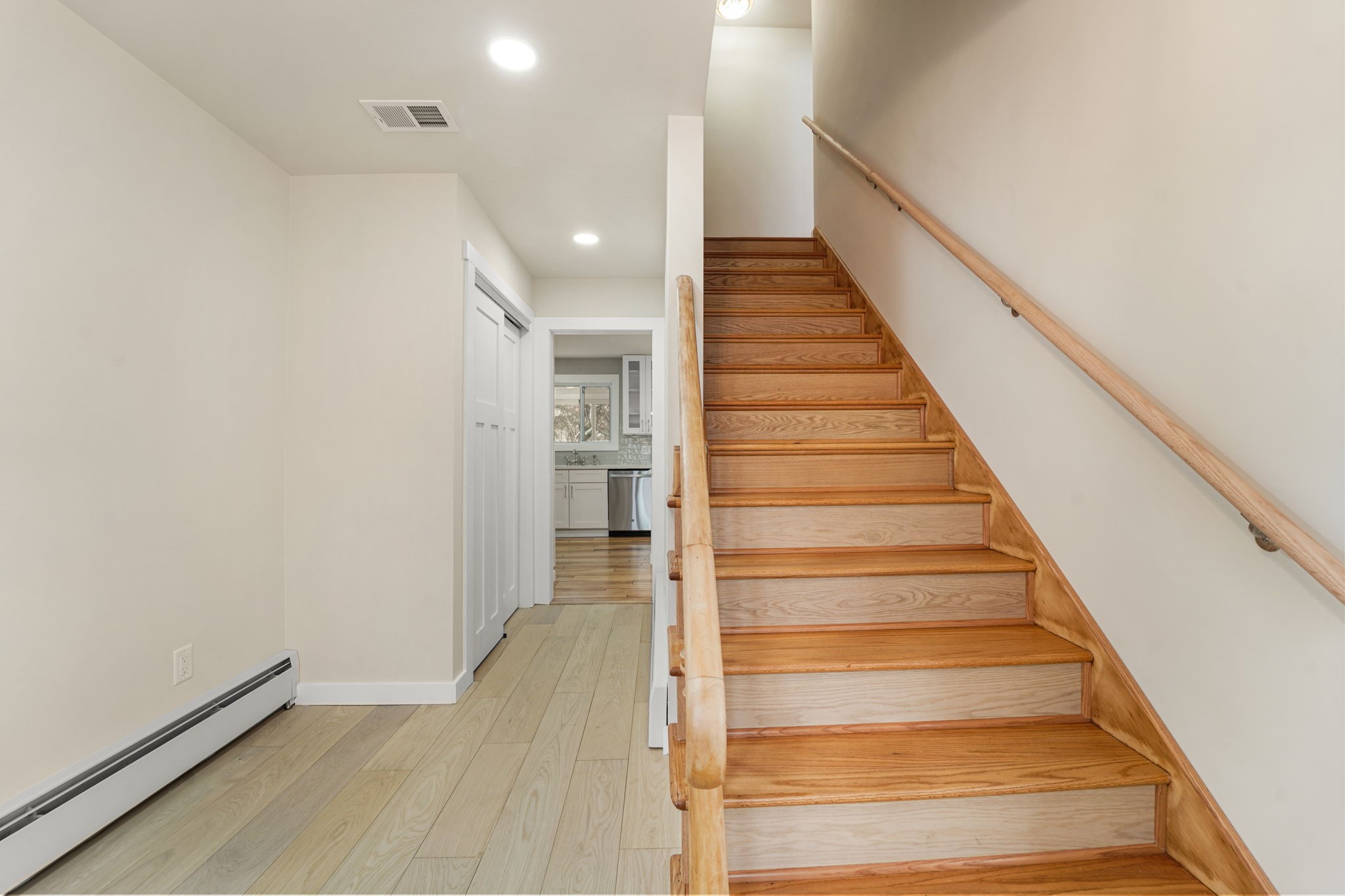 432 Robin Lane Vestal, NY 13850 - Photo 4 of 49