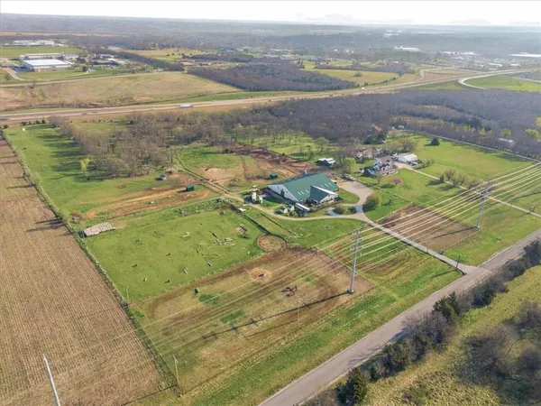 $3,590,000 | 35300 West 95th Street, De Soto, KS 66018