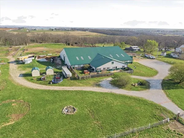 $3,590,000 | 35300 West 95th Street, De Soto, KS 66018