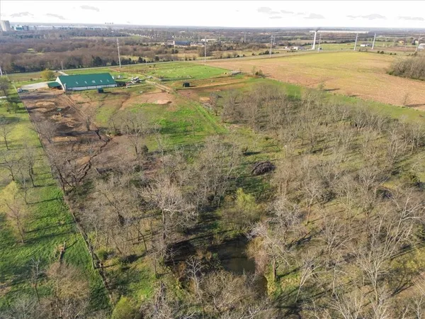 $3,590,000 | 35300 West 95th Street, De Soto, KS 66018