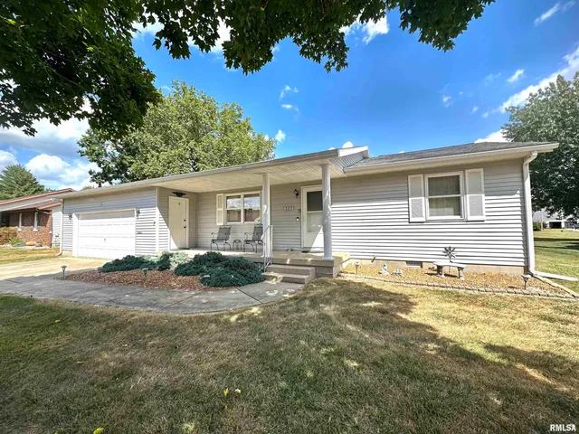 $140,000 | 525 Osage Drive, Centralia, IL 62801