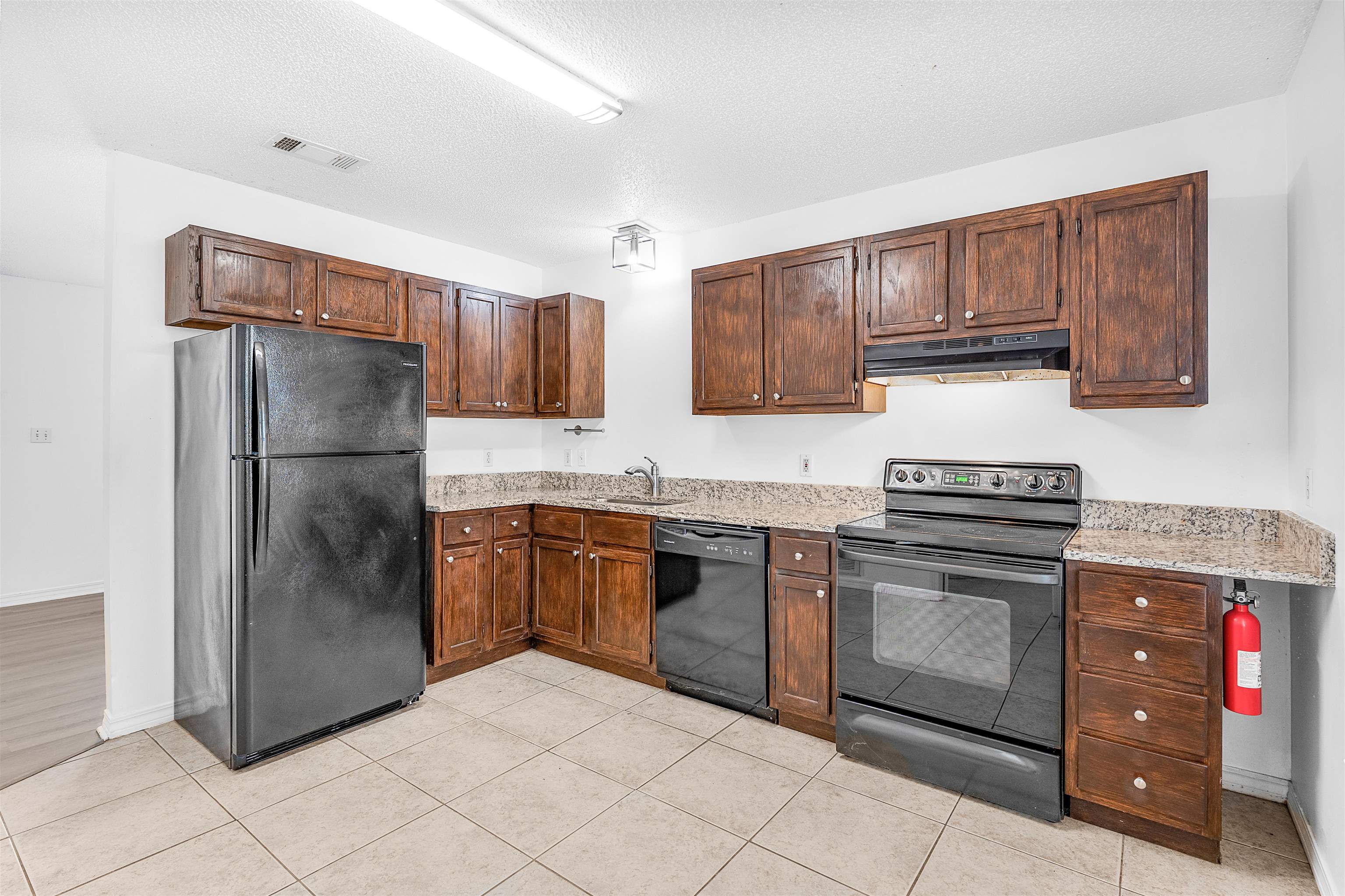 14919 Daugherty Road Foley, AL 36535 - Photo 17 of 27 Kitchen